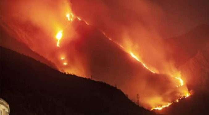 Combaten incendios forestales en Carabobo, Miranda y Caracas