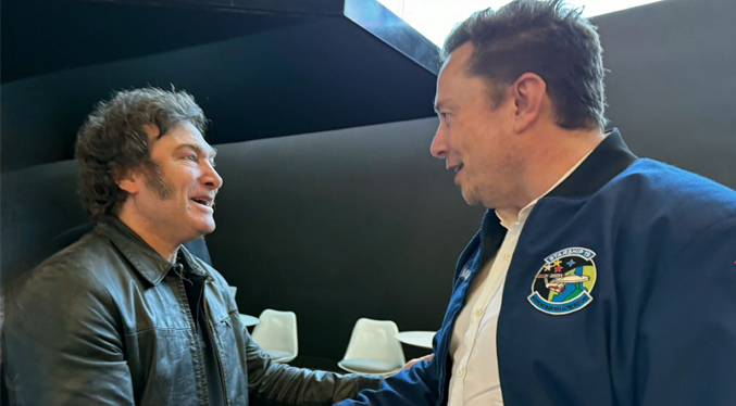 Javier Milei sostiene un encuentro con Elon Musk en la fábrica de Tesla en Texas