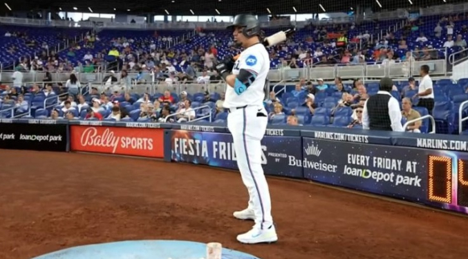 Jhonny Pereda debuta en la MLB con los Marlins después de 11 años en las menores