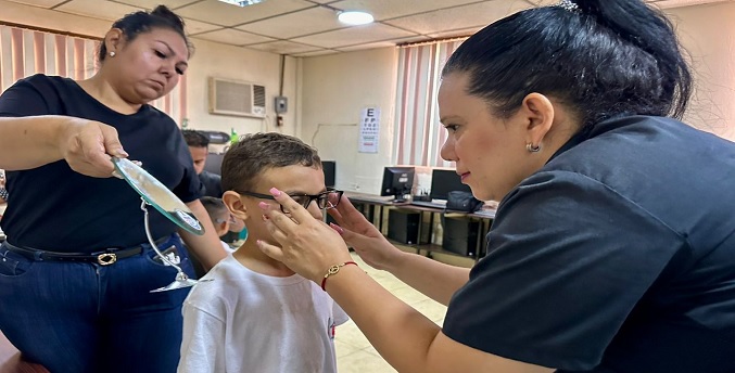 La Gobernación de Zulia realiza jornada de despistaje visual en la Escuela Fe y Alegría