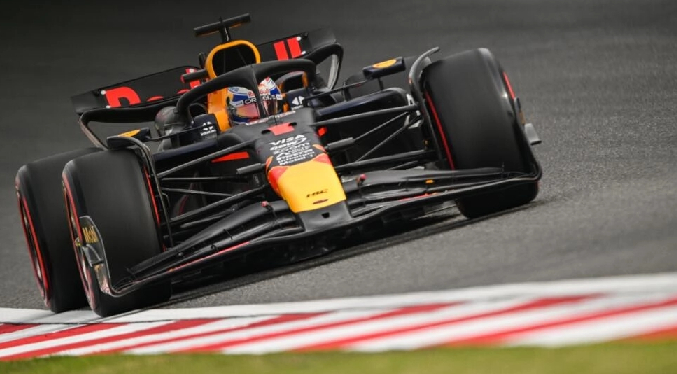 El insaciable Verstappen logra la ‘pole’ del GP de China de F1