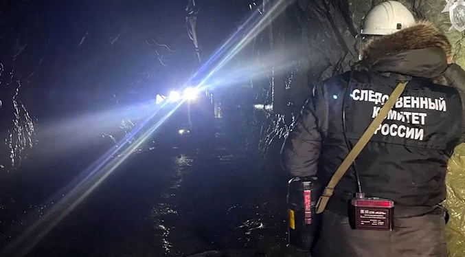 Mueren 13 mineros atrapados en mina aurífera en el este de Rusia