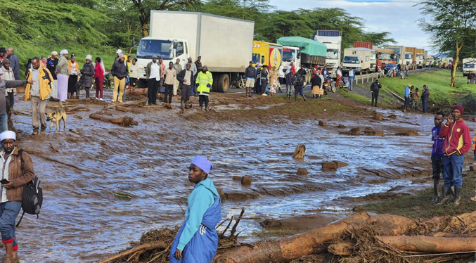 Más de 40 muertos en Kenia tras la ruptura de una represa