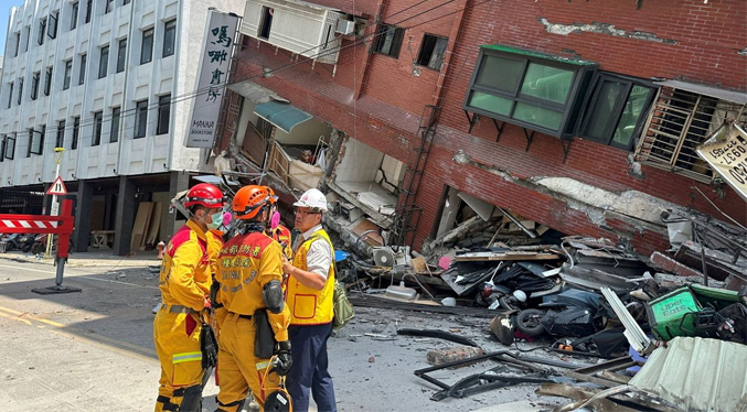 Terremoto deja al menos nueve muertos y más de 800 heridos en Taiwán