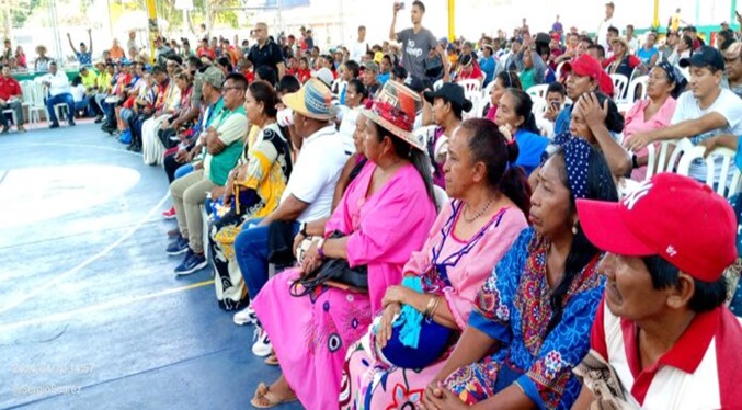 Representantes del Gobierno se reunieron con indígenas en Machiques en medio de diversas protestas