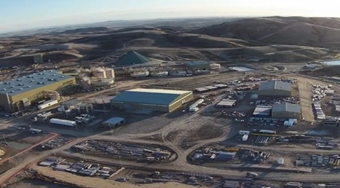 Dos operarios mueren en una mina de oro de Newmont en Argentina