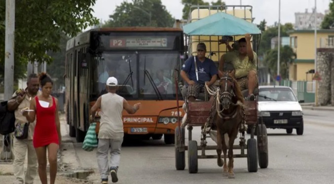 Gobierno cubano reconoce que transporte público está «en uno de sus peores momentos»