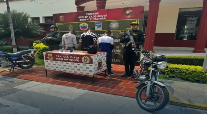 Capturan a tres sujetos por extorsionar a transeúntes en el Táchira