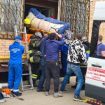 Evacúan a un hombre de 300 kg de un apartamento en Rusia