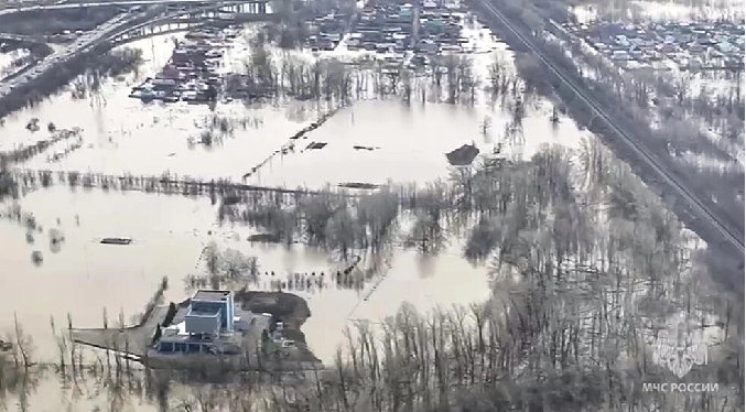 Más de 90 mil evacuados en Kazajistán y Rusia por las inundaciones