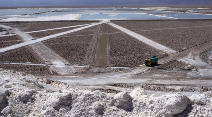 Chile quiere duplicar su producción de litio aunque los precios se desploman