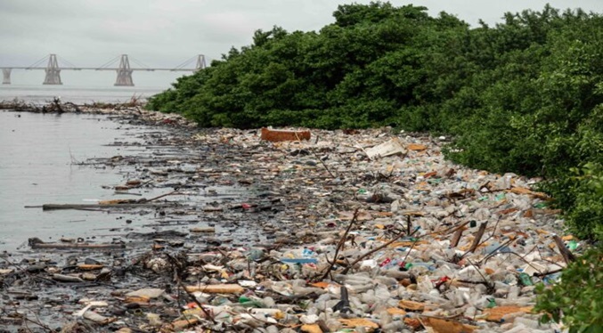 Azul Ambientalista: Los derrames de petróleo en el Lago de Maracaibo no paran