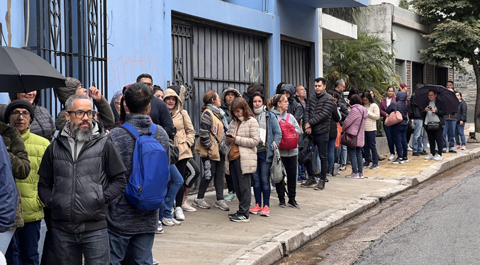 Venezolanos en Argentina intentan inscribirse a contrarreloj en el Registro Electoral