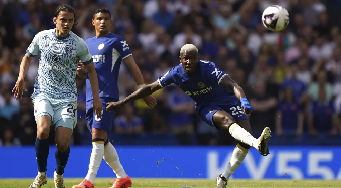 Caicedo anota su primer gol con Chelsea desde mitad de cancha (Video)