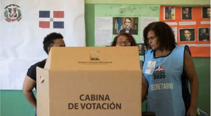 Abren colegios electorales dominicanos para comicios legislativos y presidenciales
