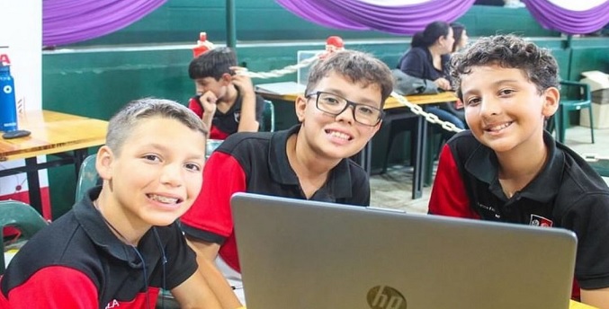 Equipo del Colegio Los Robles gana Olimpiadas Regionales de Robótica