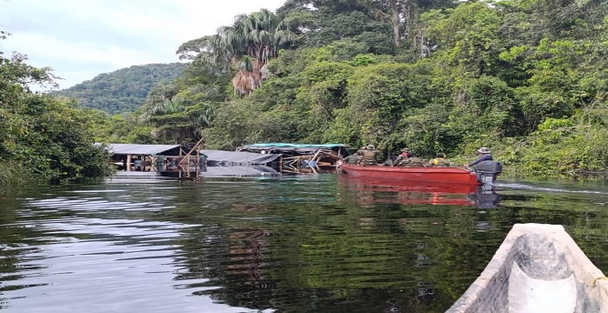 FANB destruyó ocho balsas de minería ilegal en Amazonas