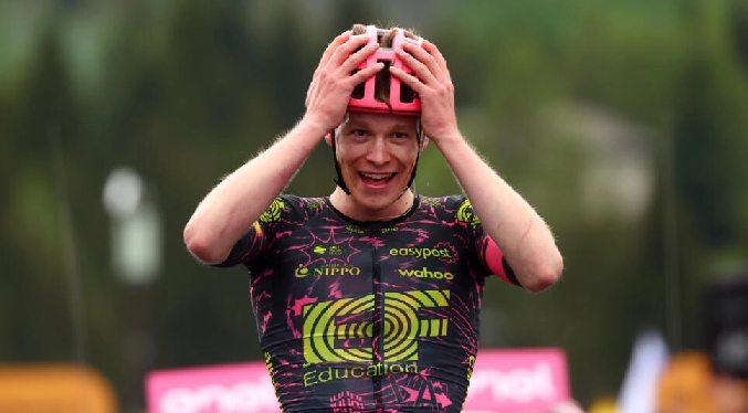 Pogacar refuerza su ‘maglia rosa’ al ser segundo en etapa ganada por Steinhauser
