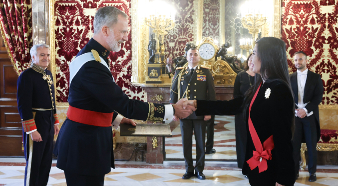 Embajadora Gladys Gutiérrez entrega cartas credenciales ante el rey de España, Felipe VI