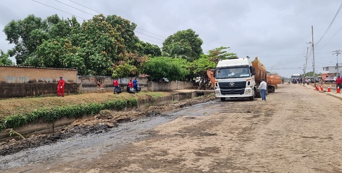 Gobierno nacional limpia 40 cañadas en Zulia por prevención ante las lluvias
