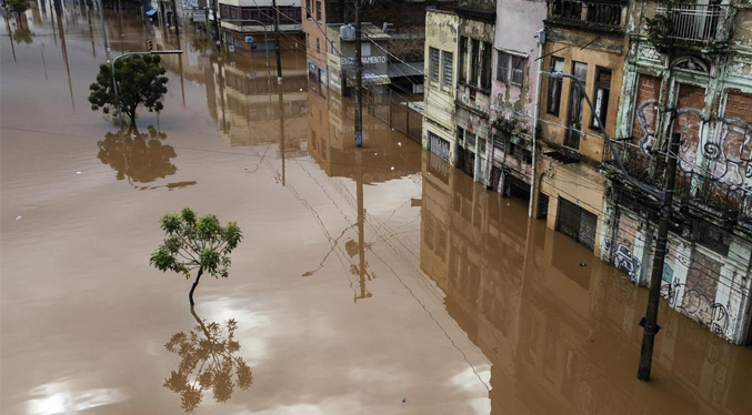 Muertes por los temporales que azotan al sur de Brasil suman 137