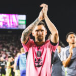 Messi se asocia con Suárez y Rojas en una explosiva goleada