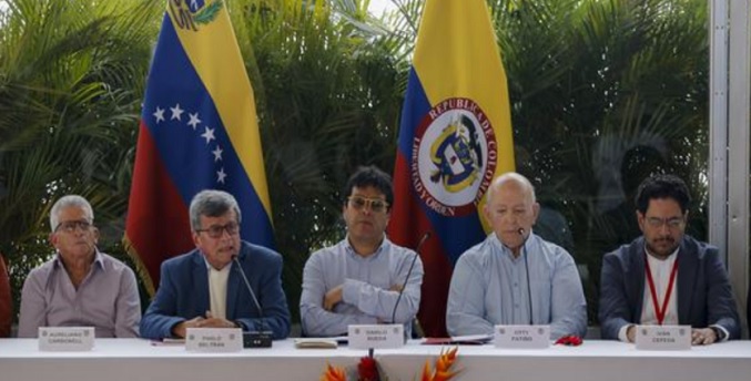 Gobierno colombiano y ELN firman primer punto de la agenda en Caracas