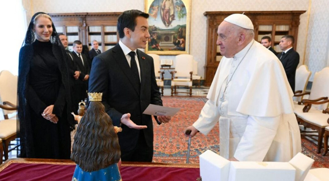 El Papa sostuvo un encuentro por 30 minutos por primera vez con el presidente de Ecuador