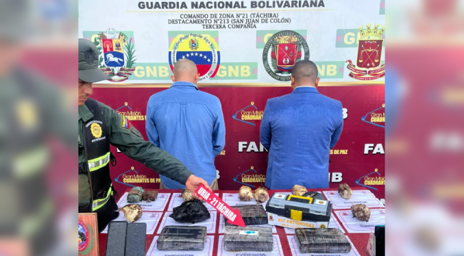 GNB atrapa a dos hombres que transportaban 194 kilos de drogas (Video)