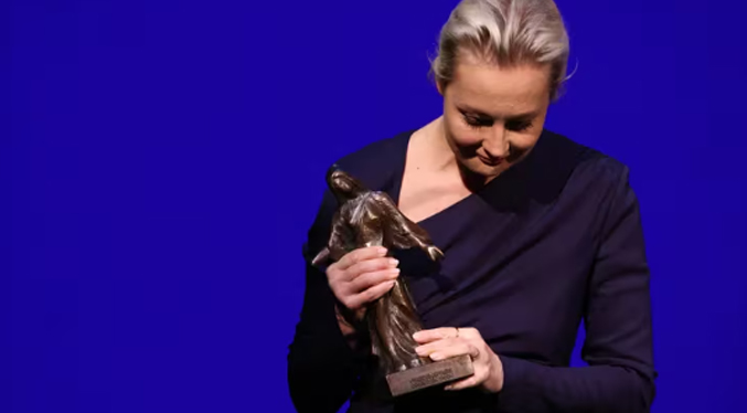 Entregan Premio de la Paz de Dresde a la viuda de Alekséi Navalni