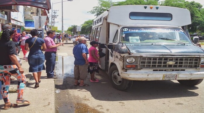 Busetas vuelven a circular en Guasdualito después de siete años