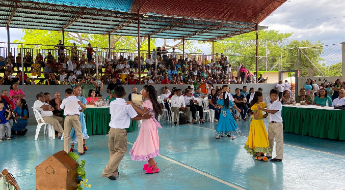 Escuelas rosarinas se destacan en el Primer Festival de Gaita Perijanera en homenaje a los 302 años de La Villa