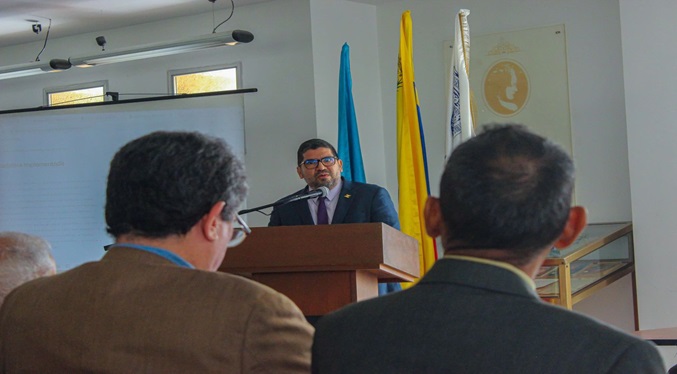 Gobernación presenta estrategia «Lago Productivo» en el Congreso Internacional de Ciencia y Tecnología de LUZ