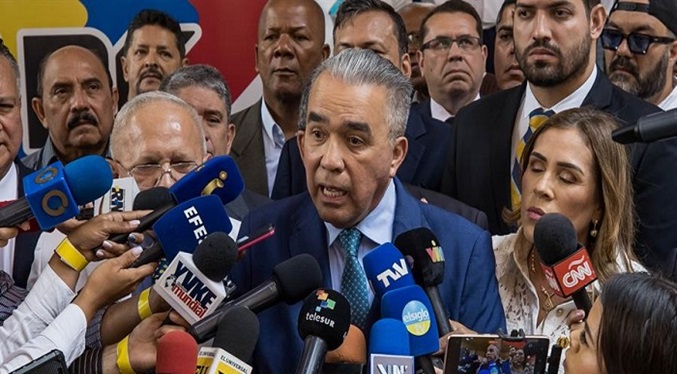 Luis Eduardo Martínez dice que si gana las elecciones incrementará el salario a $200