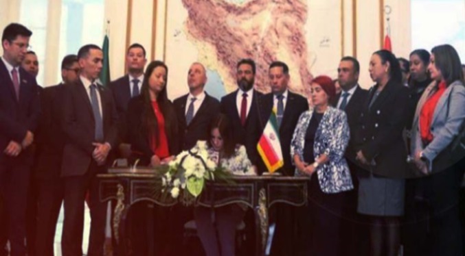 Rinden homenaje a Raisi en la Embajada de Irán en Venezuela