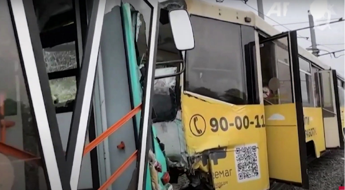 Un muerto y decenas de heridos en un choque de tranvías en Siberia
