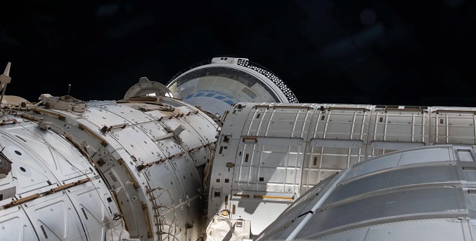 Astronautas en la EEI se refugian en sus cápsulas debido a la ruptura de un satélite