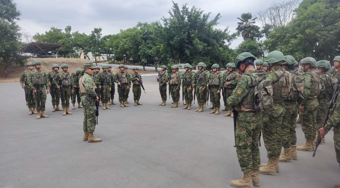 Ejército de Ecuador confirma muerte por asfixia de una soldado en cuartel militar