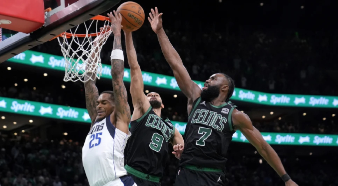 Los Celtics vencen a los Mavericks y toman ventaja de 2-0 en las Finales de la NBA