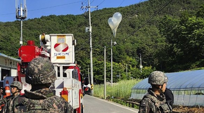 Corea del Norte envía otros 600 globos de basura al Sur