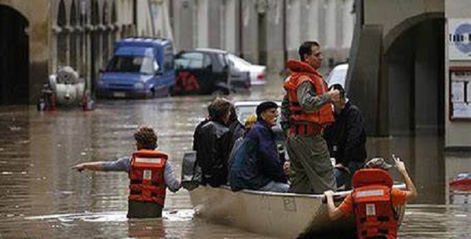 Tres personas desaparecidas por las inundaciones en el sur de Suiza