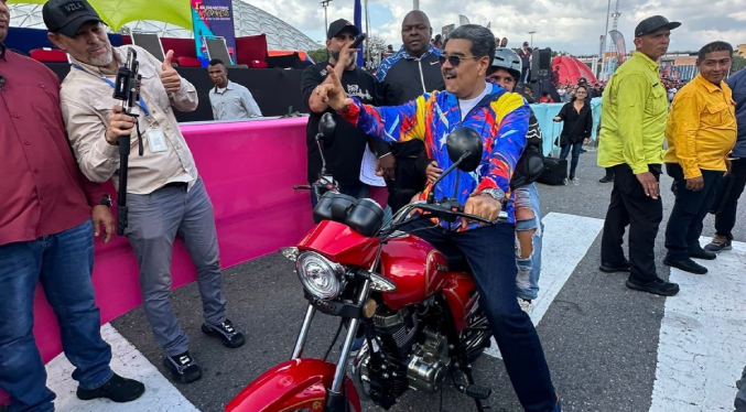 Maduro pide no estigmatizar la motopirueta tras declararla deporte nacional