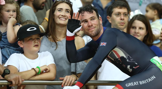 Cavendish, condecorado con el título de caballero por el rey de Inglaterra