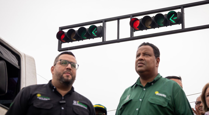 Alcaldía ilumina los siete andenes del Terminal de Pasajeros de Maracaibo