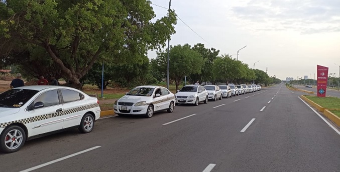 Conductores de Orinoco Taxi exigen al INTT los titulo de propiedad de sus vehículos
