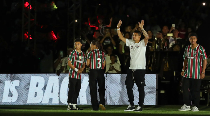 Thiago Silva celebra la vuelta a casa con Fluminense