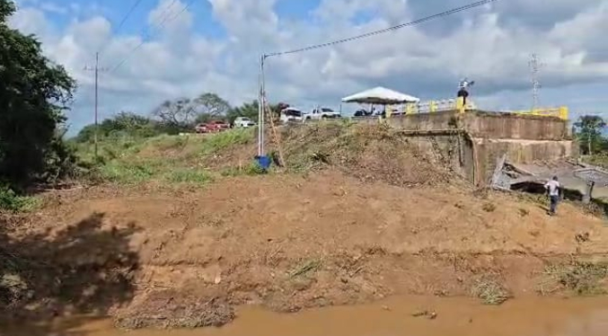 Activan tres frentes de trabajo en el tramo colapsado de la vía Falcón-Zulia