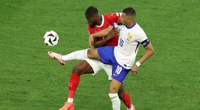 Francia no convence en su debut en la Eurocopa