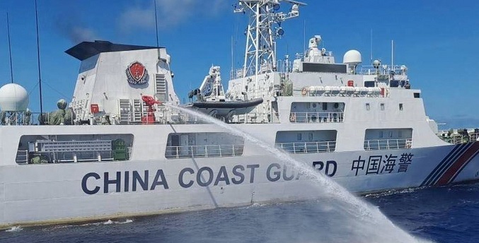 Filipinas y China se reúnen para reducir las tensiones en el mar meridional