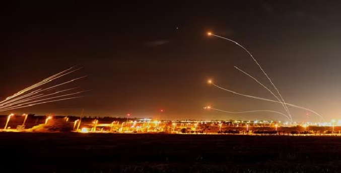 Israel confirma más de 200 cohetes y 20 drones lanzados por Hizbulá, la mayoría derribados